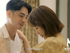 Asiatique, Cul, Grosse bite, Innocente, Seins naturels, Cheveux courts, Maigrichonne, Nénés