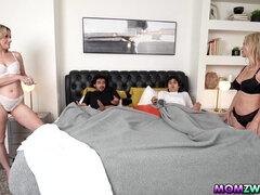 Blonde, Attrapée, Doigter, Hard, Léchez, Mature, Belle mère, Tabou