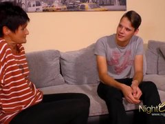 Blasen, Sperma im mund, Fingern, Freundin, Oma, Milf, Muschi, Schlampe