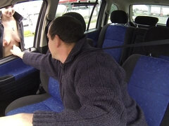 Blond, Bruinharig, Auto, Handbeurt, Ondergoed, Geschoren, Tieten likken, Slet