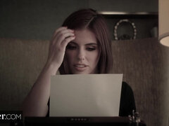 Brunette brune, En levrette, Faciale, 2 femmes 1 homme, Léchez, Chevaucher, Rugueux, Plan cul à trois