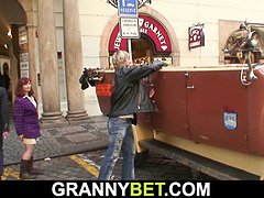Blasen, Reif, Milf, Mutti, Realität, Schreiend, Stiefmutter, Strümpfe