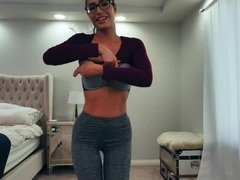 Leie, Schlafzimmer, Grosse titten, Dildo, Brille, Masturbation, Muschi, Spielzeuge