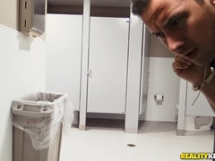Amateur, Cuarto de baño, Corridas faciales, Atragantadas, Masturbación, Tetas naturales, Coño, Realidad