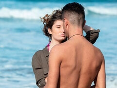 Slaapkamer, Grote lul, Pijpbeurt, Hondjeshouding, Natuurlijke tieten, Mager, Tiener, Tieten likken