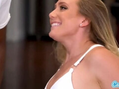 Grosser arsch, Grosser schwanz, Blondine, Aufs gesicht abspritzen, Hd, Geld, Im freien, Pov