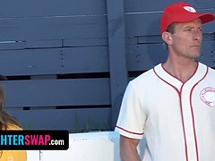 18 años, Corridas, Hija, Garganta profunda, Atragantadas, Sexo duro, Hd, Orgía