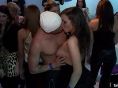 Grote lul, Diep in de keel, Erotisch, Fetisj, Handbeurt, Hd, Feest, Kousen