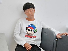 Guy cum Masturbation cute young China university in the classroom