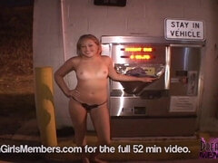 Enthousiasteling, Blond, Universiteit, Vrouw, Flashing, Hd, Natuurlijke tieten, Alleen