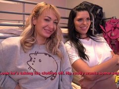 Enthousiasteling, Grote mammen, Blond, Hondjeshouding, Europees, Kut duiken, Russisch, Tatoeage