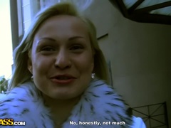Blondine, Verrückt, Masturbation, Im freien, Piercing, Öffentlich, Schlucken, Flotter dreier