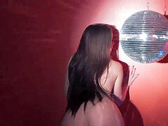 caboose bouncy sweetheart Lola Foxx dances & stuffs her pussy