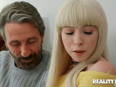 Lécher le cul, Attrapée, Face assise, Faciale, Famille, 2 femmes 1 homme, Chatte, Rasée