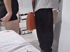 Leie, Grosser schwanz, Betrug, Hausfrau, Latina, Höschen, Verführt, Überraschung