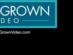 Enthousiasteling, Anaal, Grote mammen, Pijpbeurt, Rondborstig, Dubbele penetratie, Groepseks, Tieten likken