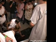 Blondine, Blasen, Hochschule, Spermaladung, Hardcore, Natürlichen titten, Party, Muschi