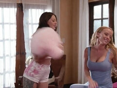 茶髪の, 顔面騎乗, なめる, オマンコ, 現実, スパンキング, タトゥー, ティーン