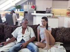 Freund, Braunhaarige, Tschechisch, Papi, Reif, Sohn, Jungendliche (18+), Titten