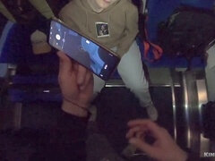 Sperma im mund, Aufs gesicht abspritzen, Freundin, Selbstgemacht, Im freien, Öffentlich, Ablutschen, Zug