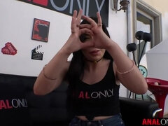 Anal, Lécher le cul, Gros cul, Sucer une bite, Béant, Chevaucher, Tatouage, String