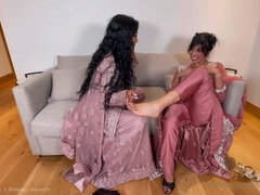 Aaliyah Yasin hot lesbian porn scene