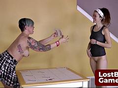 Chica, Tetas grandes, Morena, Juegos, Lesbiana, Desnudarse