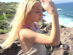Amateur, Plage, Blonde, Sucer une bite, Pov, Public, Maigrichonne, Allumeuse
