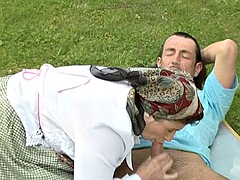 Grote lul, Pijpbeurt, Sperma shot, Sperma in gezicht, Duits, Omie, Harig, Tieten likken