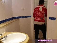 Sucer une bite, Éjaculer dans la bouche, Tir de sperme, Allemand, Hard, Mère que j'aimerais baiser, Public, Toilettes