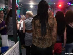 デカパイ, 黒人, フェラチオ, 着衣女と全裸男, ダンス, 眼鏡, グループ, 異人種間