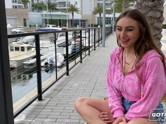 Большие сиськи, Минет, Брюнетки, Грудастые, Глубокая глотка, Пальцем, Секс без цензуры, Натуральные сиськи