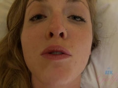 Cuarto de baño, Rubia, Masturbacion con pies, Lencería, Bragas, Perforación, Coño, Chorro