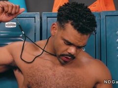Anaal, Pijpbeurt, Sperma shot, Groepseks, Homo, Interraciaal, Spier, Trio