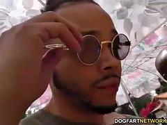Sucer une bite, Bukkaké, Tir de sperme, Interracial
