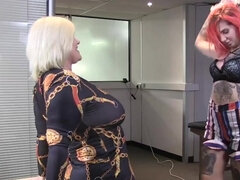 Blonde, Grosse, Doigter, Cuir, Lingerie, Orgasme, Collant, Suçant