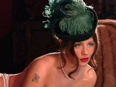 Amateur, Gorda, Culo grande, Muñeca, Penetracion con dedos, Masturbación, Medias largas, Estriptis