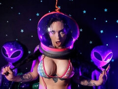 Grote mammen, Vingeren, Masturbatie, Moeder die ik wil neuken, Kut duiken, Alleen, Strippen, Speelgoed