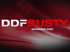 Gros seins, Sucer une bite, Plantureuse, Couple, En levrette, Talons, Interracial, Lingerie