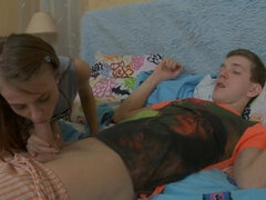 Blasen, Braunhaarige, Süss, Hundestellung, Aufs gesicht abspritzen, Hd, Lecken, Muschi