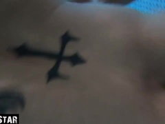 Enthousiasteling, Blond, Duits, Zoenen, Biljart, Kut duiken, Mager, Onderwater