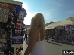 Cul, Blonde, Plantureuse, Robe, Exhib, Nue  à poil, Public, Chatte