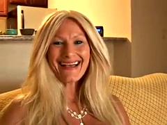 In den arsch, Tussi, Grosse titten, Blondine, Blasen, Hardcore, Milf, Titten