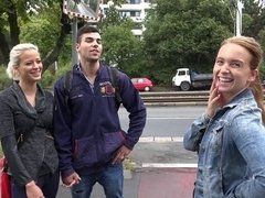 Anaal, Blond, 1 man 2 vrouwen, Handbeurt, Hardcore, Saunazaal, Tiener, Trio