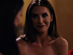 Gros seins, Lesbienne, Mère que j'aimerais baiser, Piercing, Rasée, Nénés, Mouillée