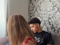 18 ans, Anal, Sucer une bite, Couple, Tir de sperme, En levrette, Fait maison, Adolescente