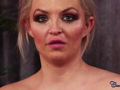 Arsch, Blondine, Blasen, Milf, Mutti, Sklave, Tätowierung, Titten