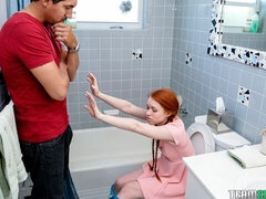 Amateur, Grosse bite, En levrette, Poupée, Seins naturels, Petite femme, Rousse roux, Adolescente