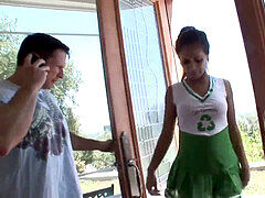 デカチン, チアリーダー