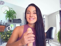 Gode, Conversation vulgaire, Femelle, Jeux, Masturbation, Petite femme, Tatouage, Nénés